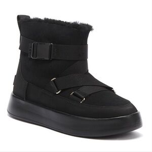 UGG Classic Boom Buckle‎ Womens Black Boots new without box